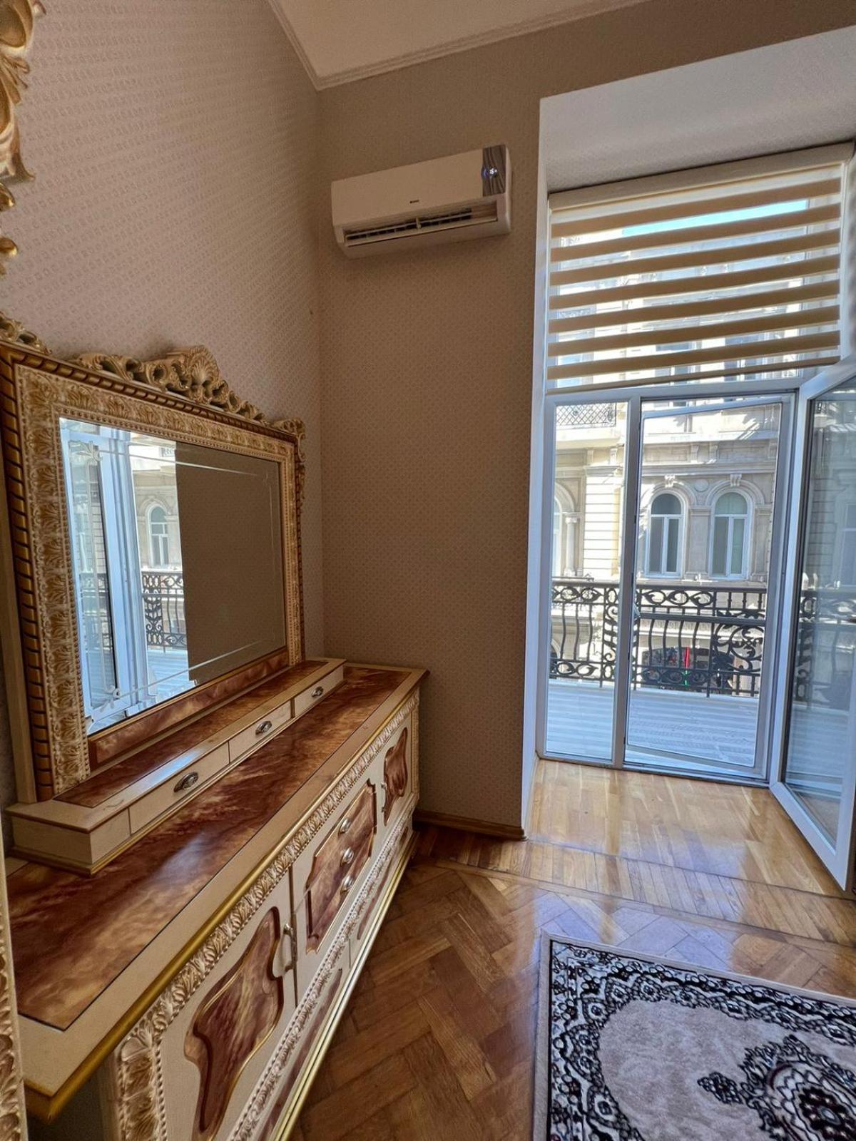 White Boutique Nizami Hotel Баку Екстериор снимка